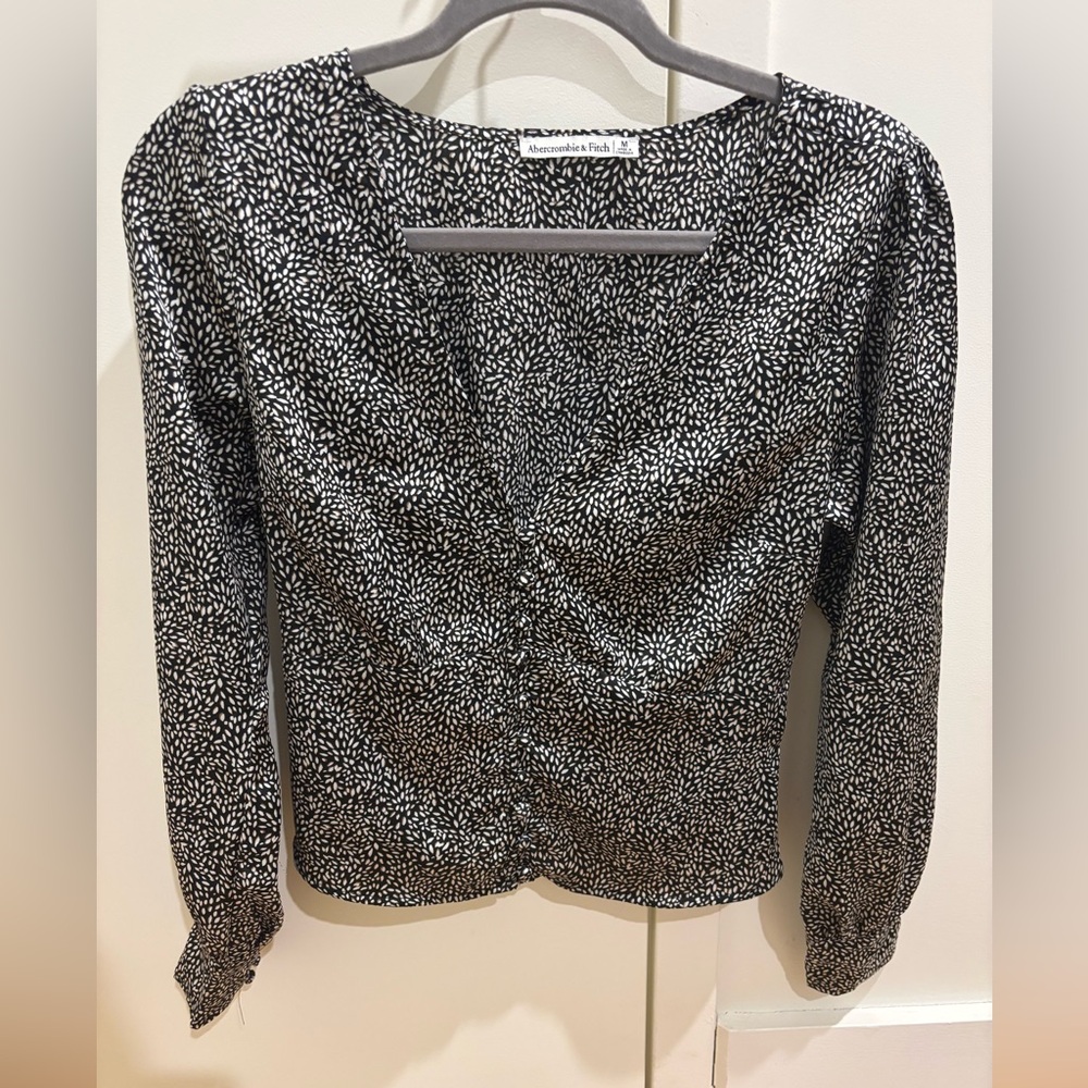 Abercrombie & Fitch Black and White Blouse